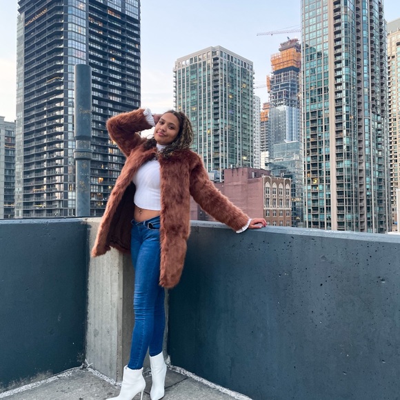 Meet your Posher, Brianna - Picture 1 of 1